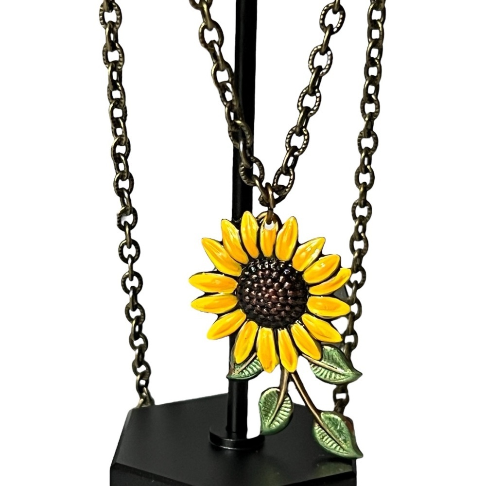 Beautiful Sunflower Pendant Necklace - Picture 2 of 11